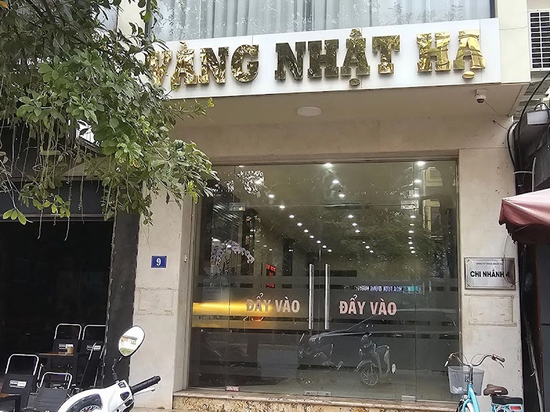 Tiệm vàng Nhật Hạ tại đường Tôn Đức Thắng