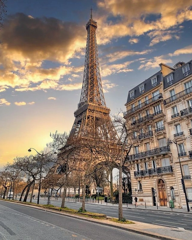 Tháp Eiffel ở nước nào? Khám phá biểu tượng Paris 2026 Toàn cảnh Tháp Eiffel về đêm