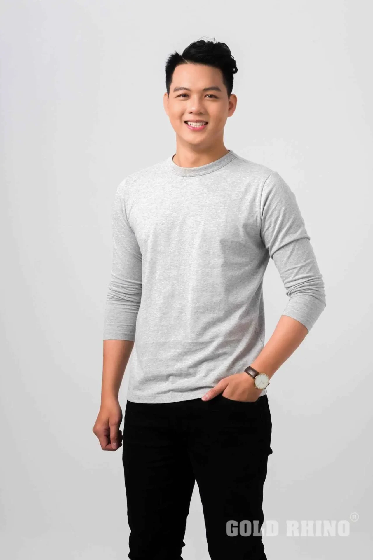 ao-thun-nam-dai-tay-xu-huong-thoi-trang-2026-cach-phoi-o-san_896
