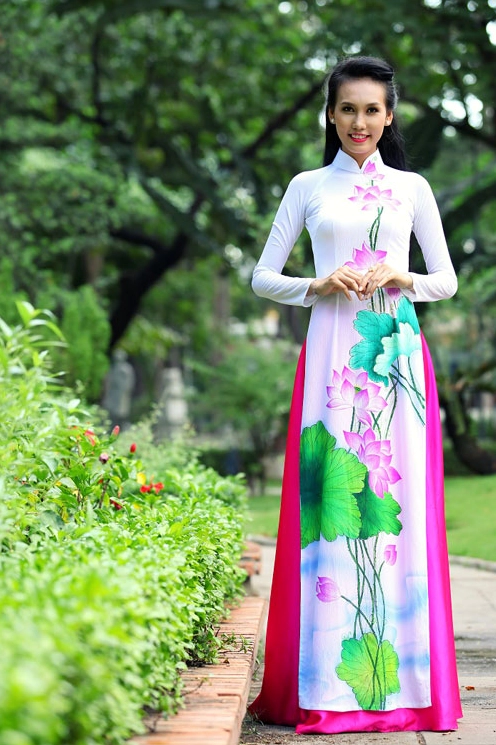 Áo Dài Hoa Sen 2026: Biểu Tượng Thanh Thoát và Sang Trọng Chất liệu vải áo dài hoa sen tinh tế