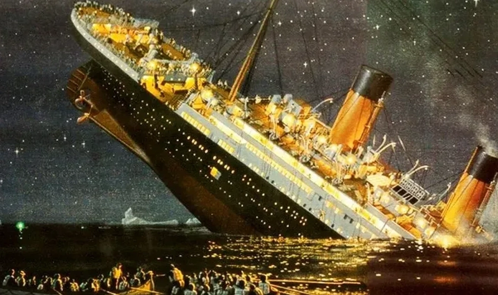 Hình ảnh mô phỏng tàu Titanic va chạm với băng trôi