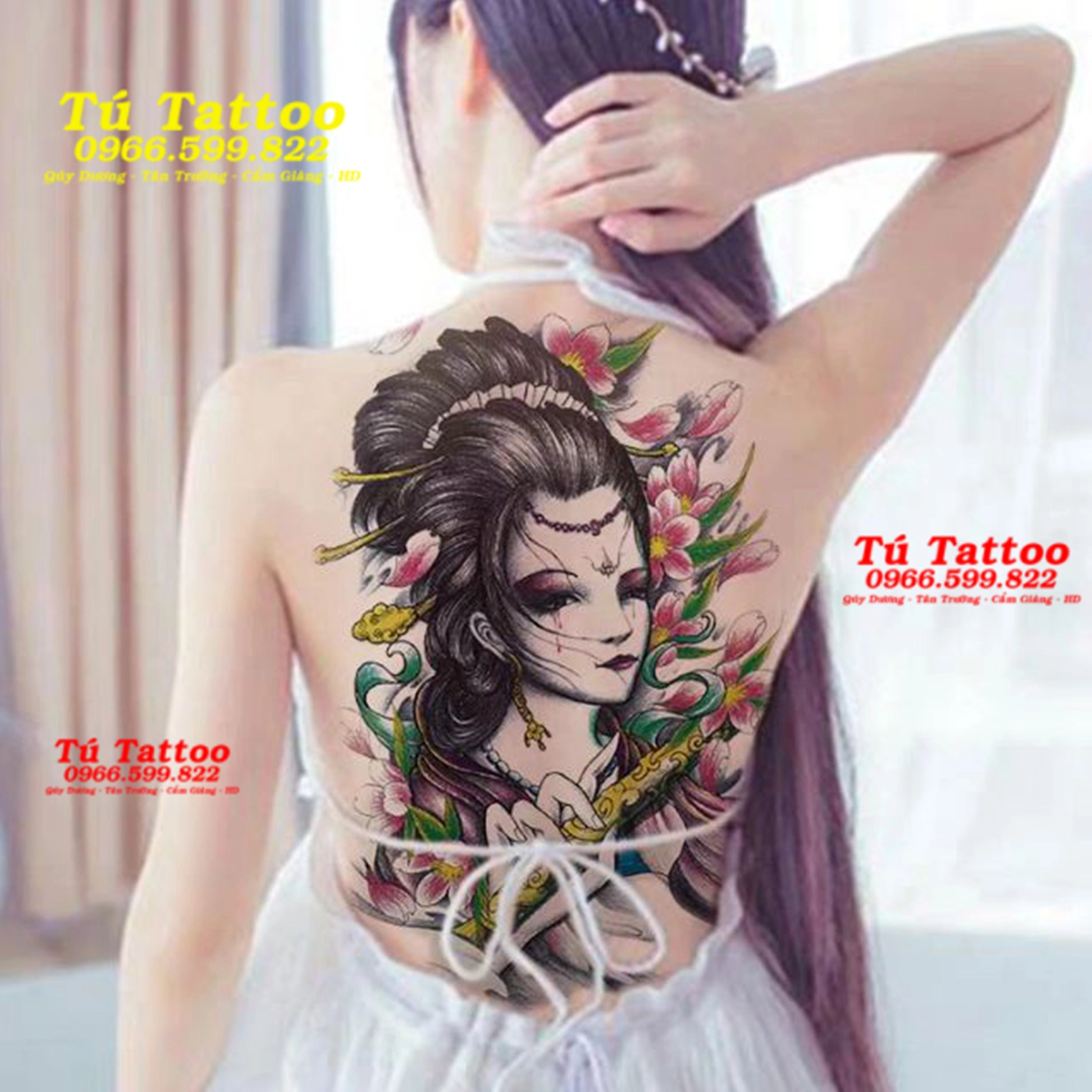 Hình xăm full lưng phong cách trừu tượng cho nữ