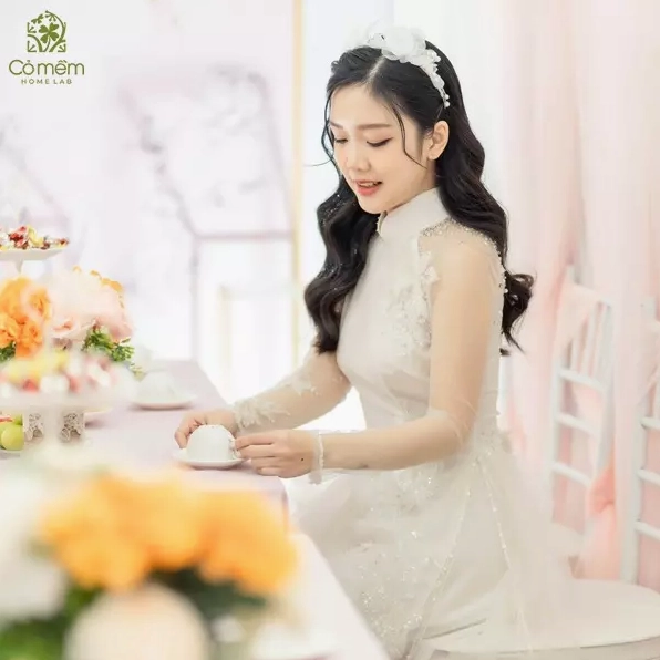 kieu-toc-co-dau-mac-ao-dai-2026-hai-hoa-truyen-thong-hien-ai_260