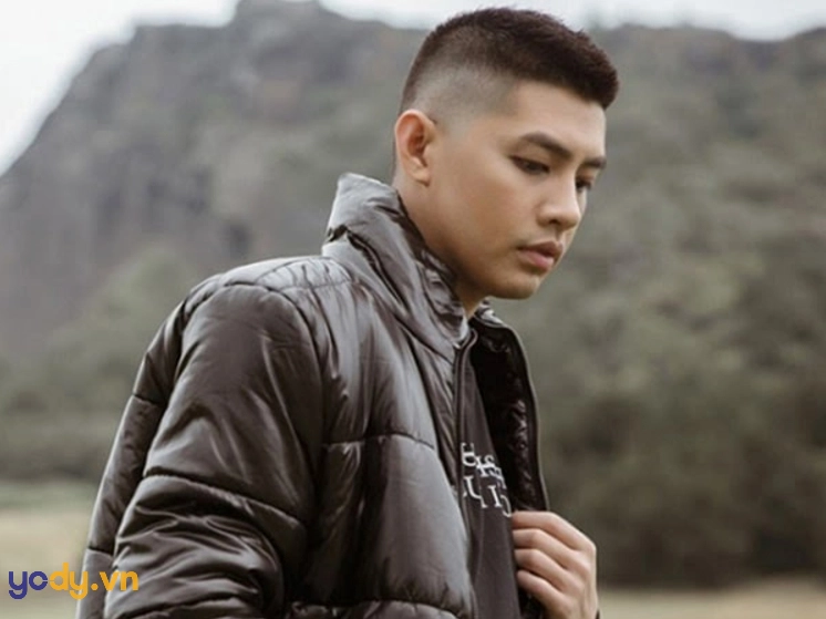 Kiểu tóc mohican không vuốt đầy phong cách
