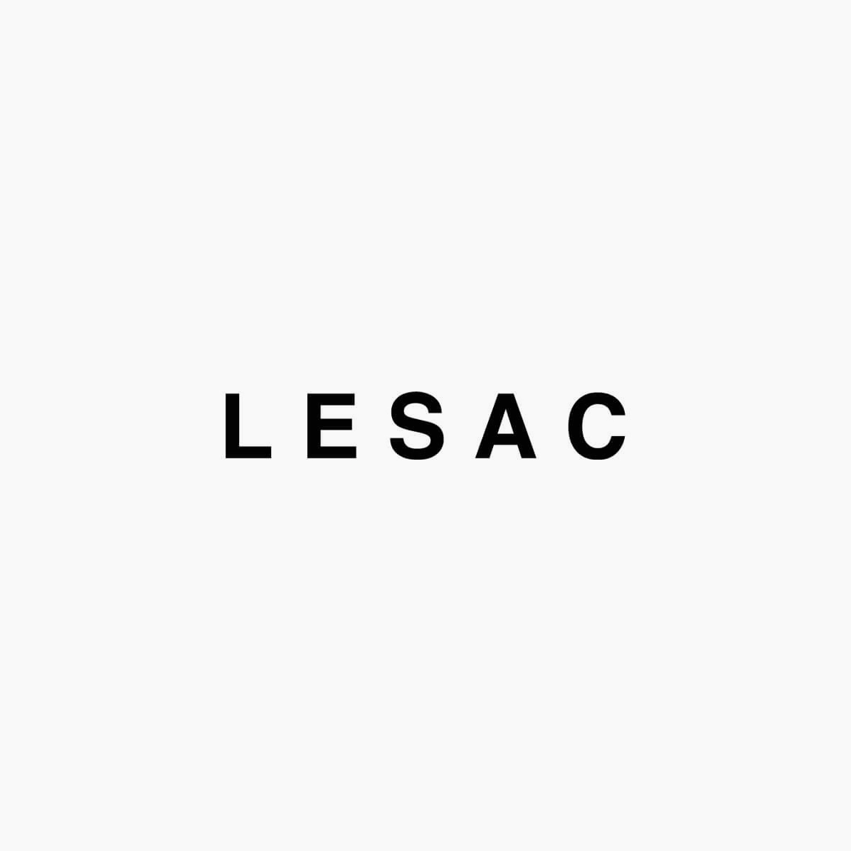 lesac-la-thuong-hieu-nuoc-nao-he-lo-bi-mat-ang-sau_768