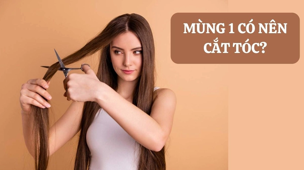 Người phụ nữ đang suy nghĩ về việc cắt tóc