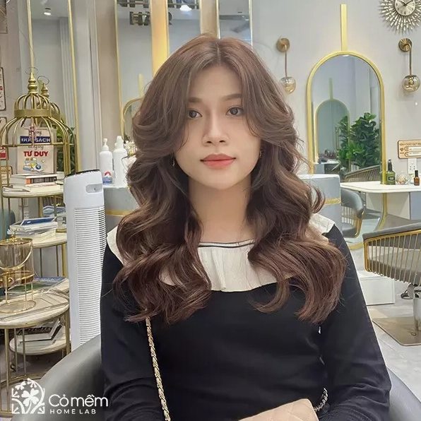 Quy trình chăm sóc tóc xoăn sóng to dài tại nhà