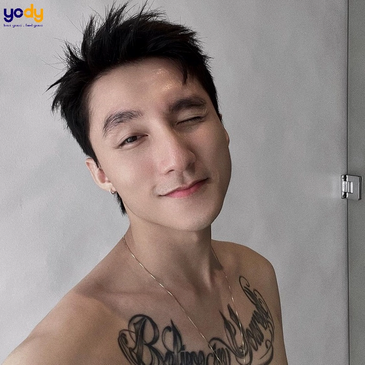Sơn Tùng M-TP với phong cách ấn tượng
