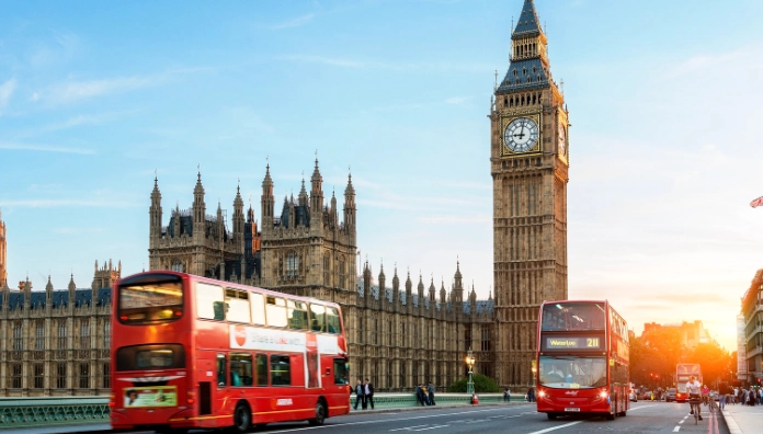 Tháp Elizabeth (Big Ben) biểu tượng của Luân Đôn