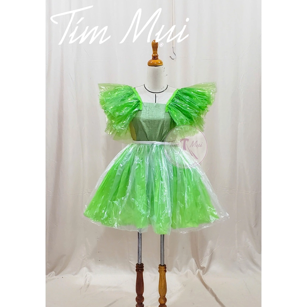 Túi xách thời trang làm từ áo mưa tái chế
